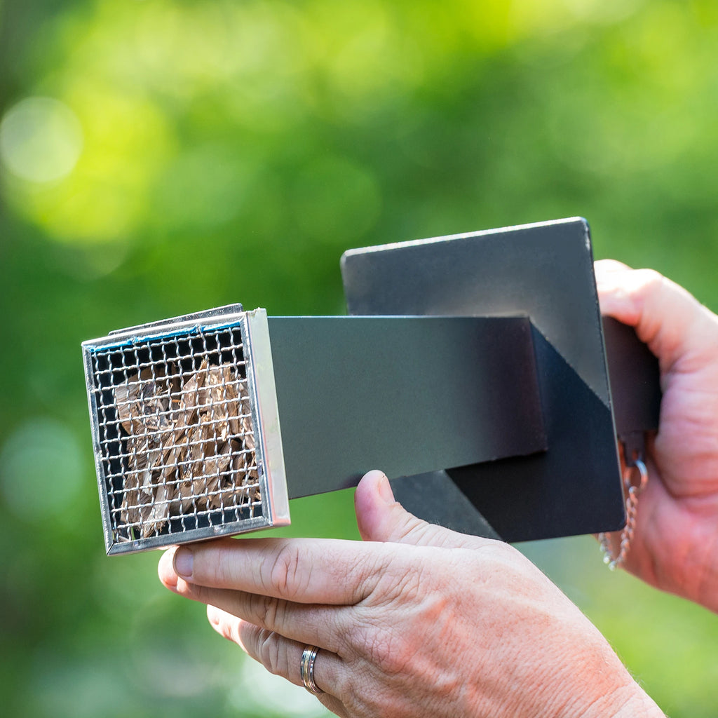 Square wood chip holder with screen for slow smoker